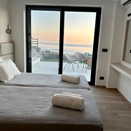 Skyline Iconic Villa 플라키아스 외부 사진