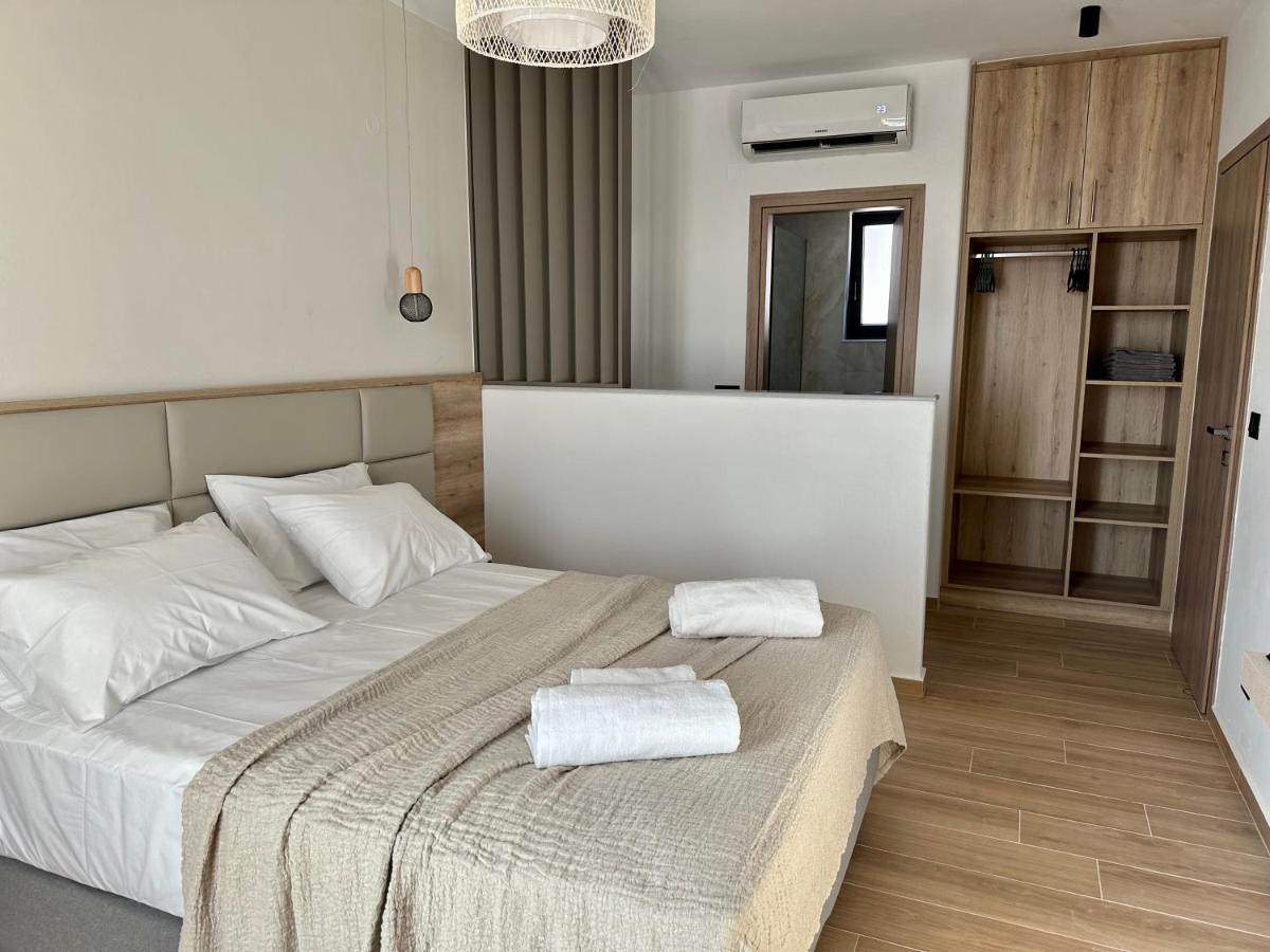 Skyline Iconic Villa 플라키아스 외부 사진