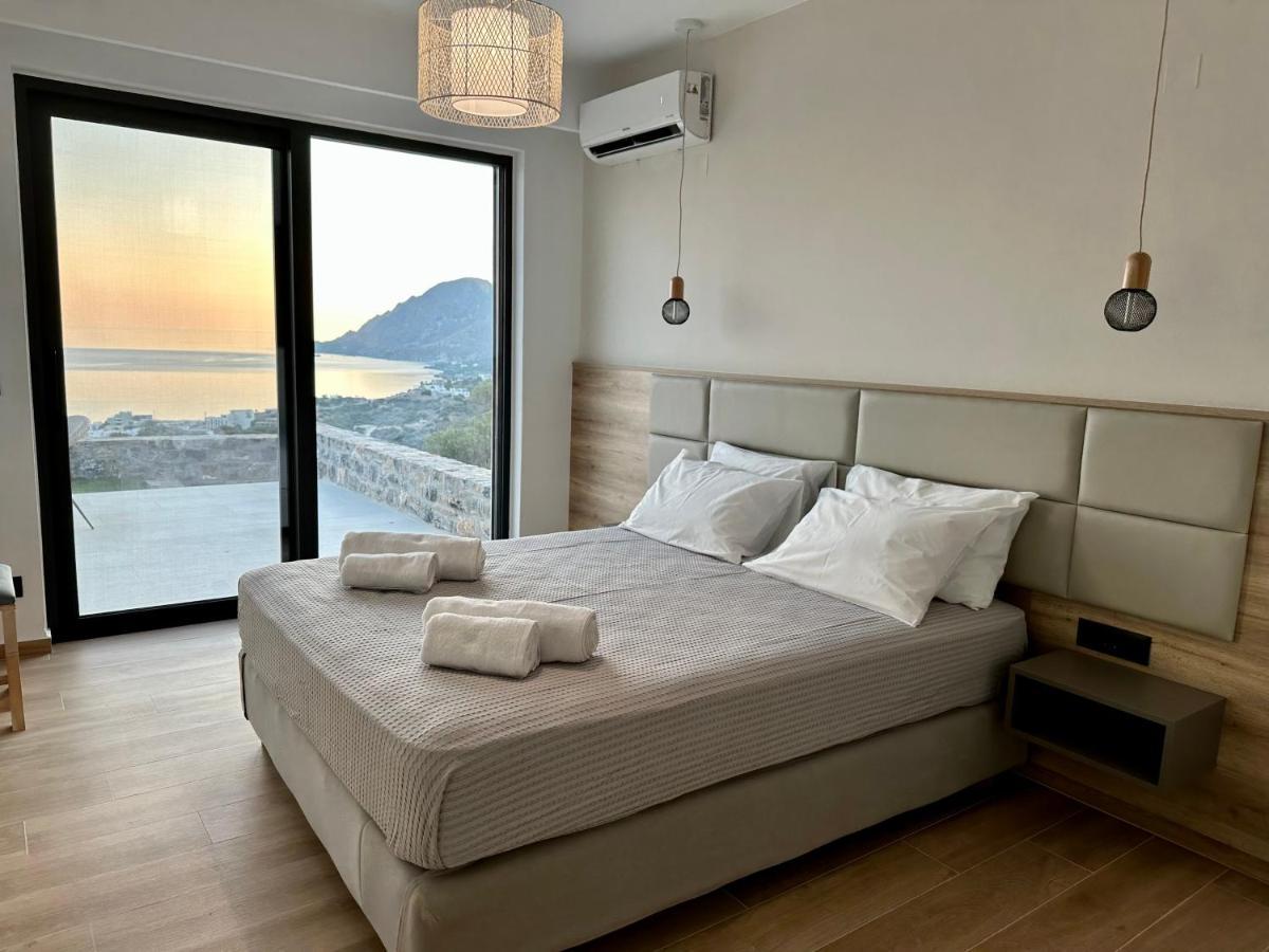 Skyline Iconic Villa 플라키아스 외부 사진